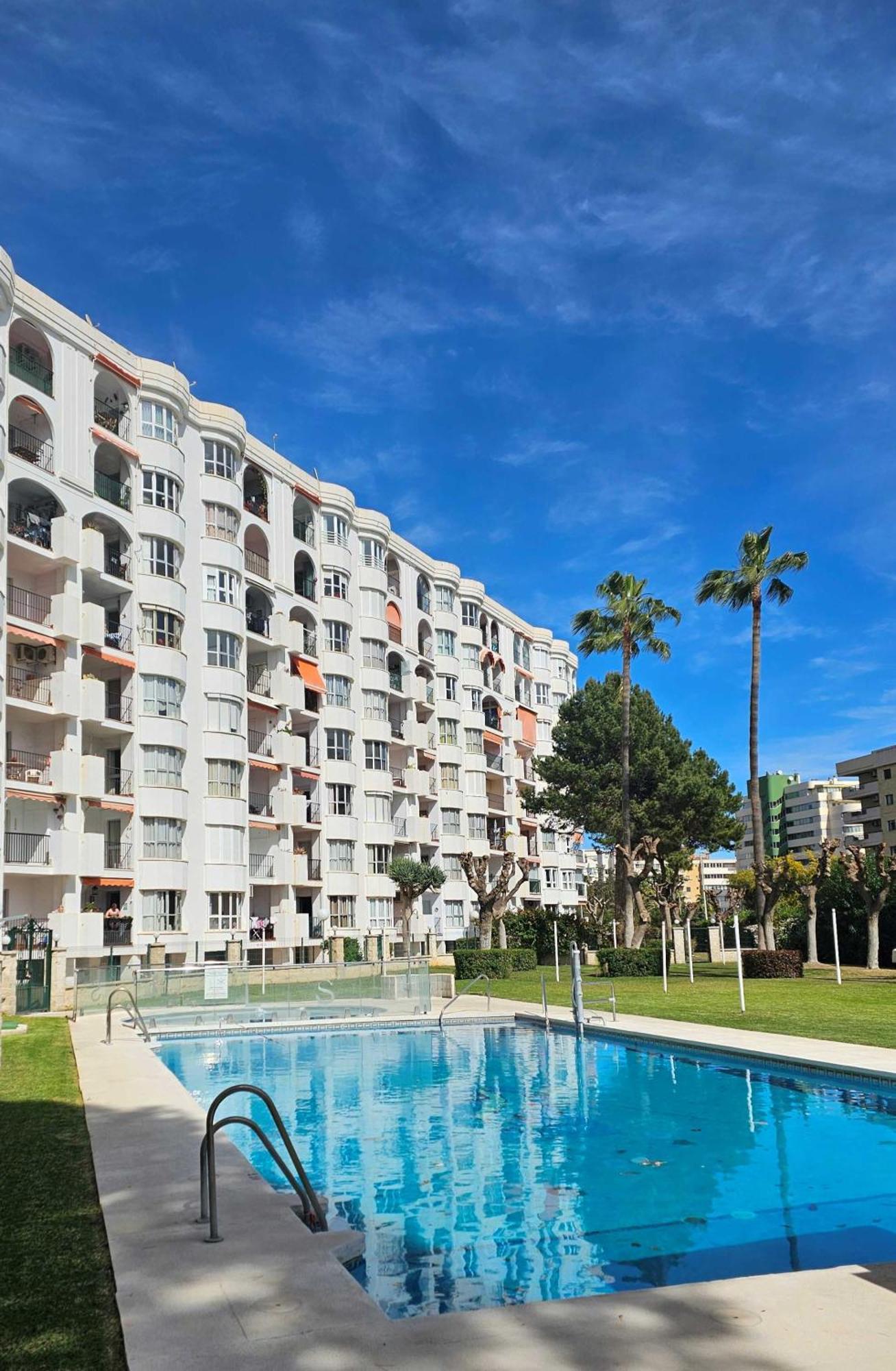 Rymlig Laegenhet Foer 7,8 Persons In Los Boliches, Fuegirola Fuengirola Exterior foto